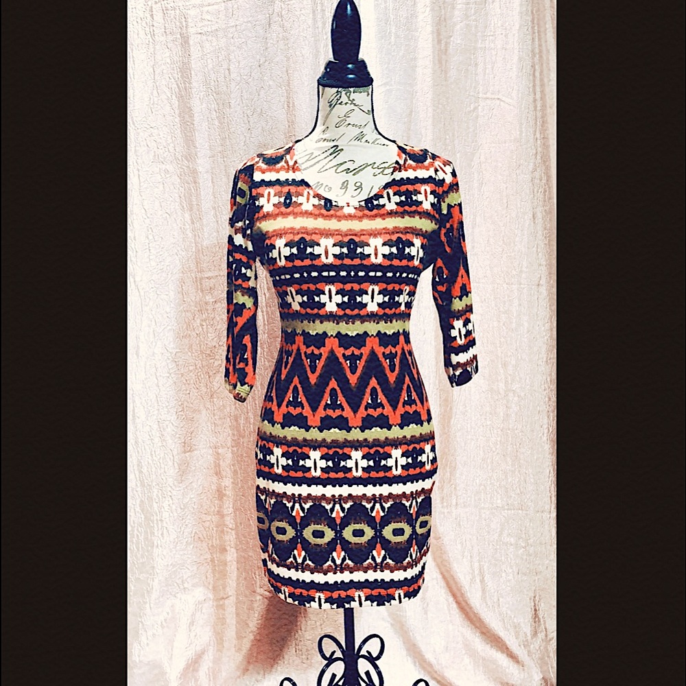 Abstract 3/4 Dress With 3/4 Sleeves: Size Large